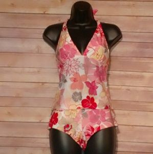 NWT Floral Tankini